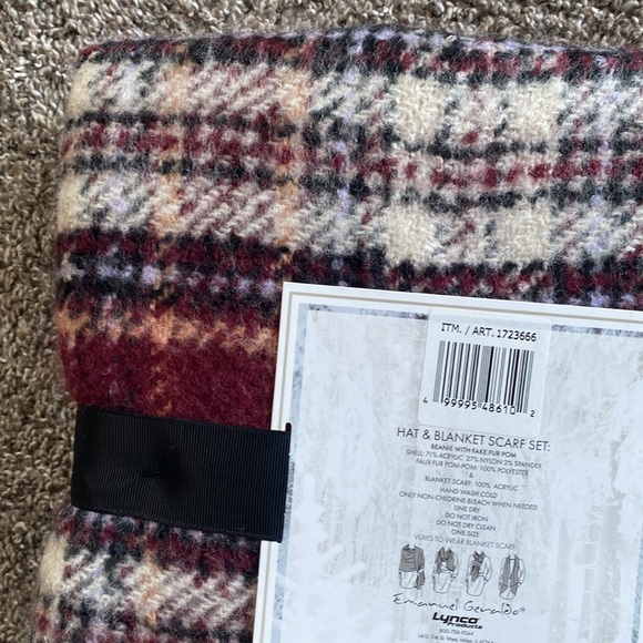 Emanuel Geraldo NWT Maroon Plaid Scarf & Black Pom Beanie Hat Set, Women’s OS - Picture 10 of 14